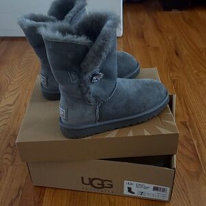 UGG Women's Charcoal Winter Boots